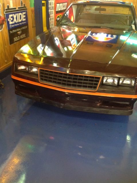 1985 Burgundy Chevrolet Monte Carlo Coupe