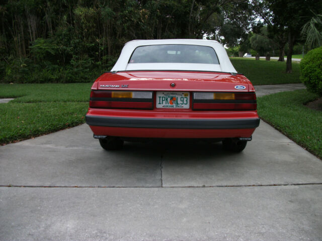 1985 Ford Mustang Convertible