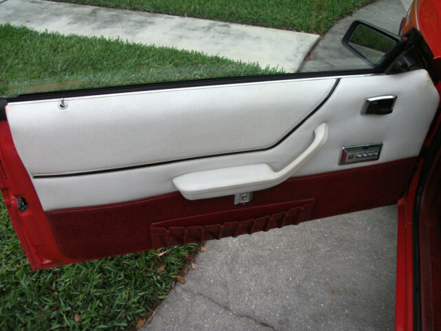 1985 Ford Mustang Convertible