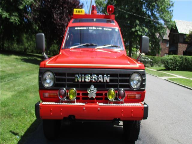 1985 Red Nissan SAFARI SUV