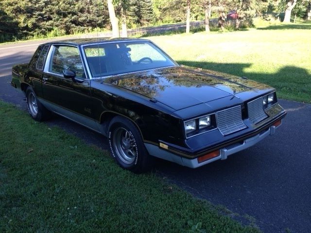 1985 Black Oldsmobile 442 Sedan