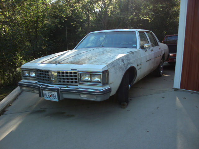1985 White Oldsmobile Eighty-Eight 4 door