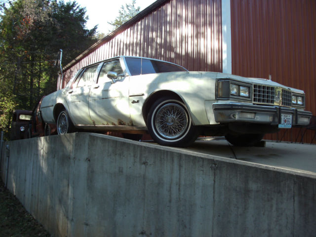 1985 White Oldsmobile Eighty-Eight 4 door