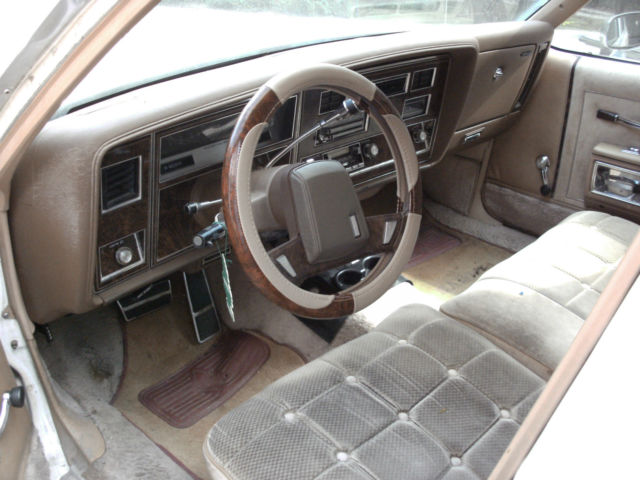 1985 White Oldsmobile Eighty-Eight 4 door