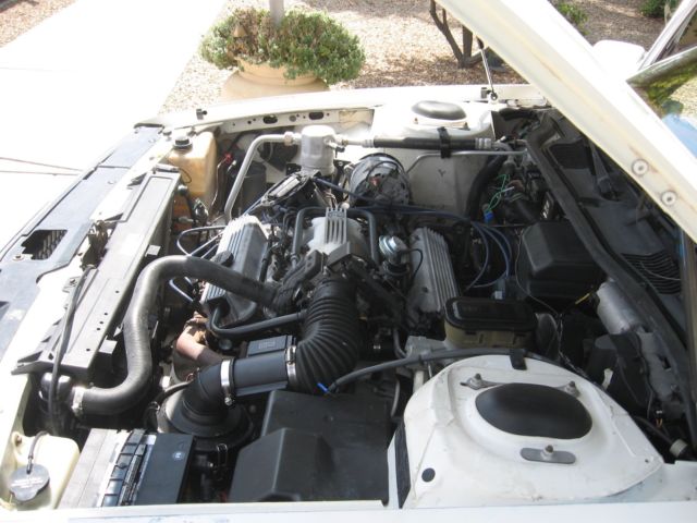 1985 White Oldsmobile Ninety-Eight Sedan