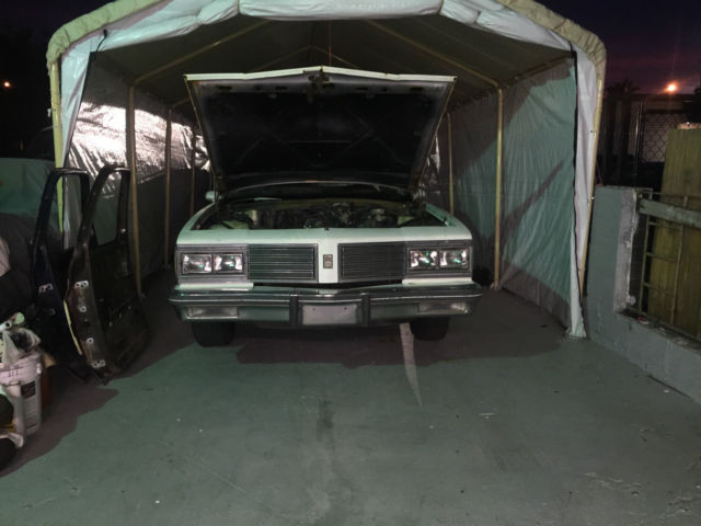 1985 White Oldsmobile Custom Cruiser Wagon