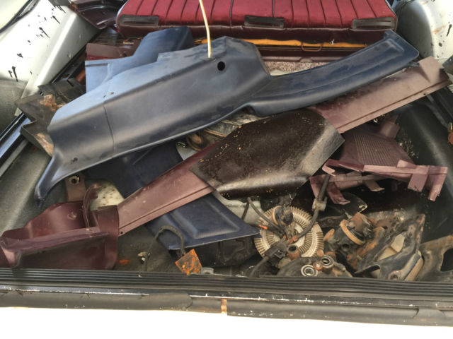 1985 White Oldsmobile Custom Cruiser Wagon