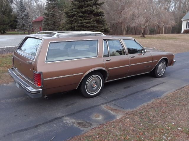 1985 Pontiac Safari
