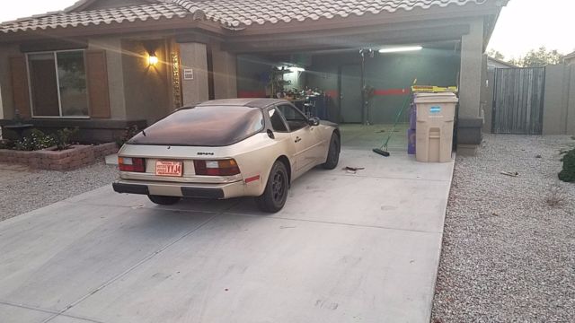 1985 Gold Porsche 944 Coupe