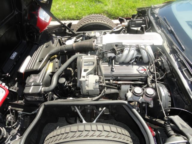 1985 Red Chevrolet Corvette Coupe