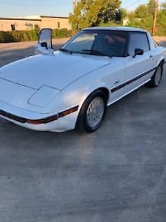 1985 White Mazda RX-7 Coupe