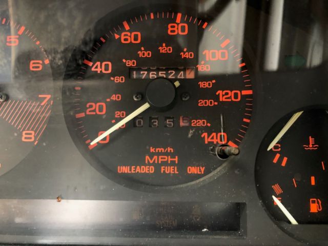 1985 White Mazda RX-7 Coupe