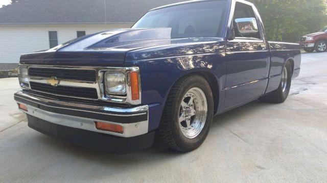 1985 Blue Chevrolet S-10 Standard Cab Pickup