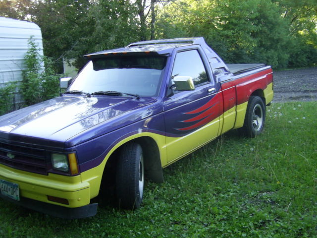 1985 White Chevrolet S-10 Standard Cab Pickup
