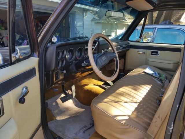 1985 Brown Chevrolet Silverado 1500 stepside