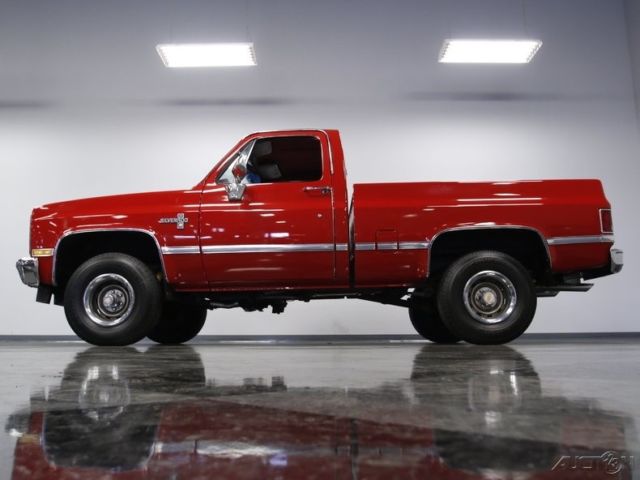 1985 Red Chevrolet C10