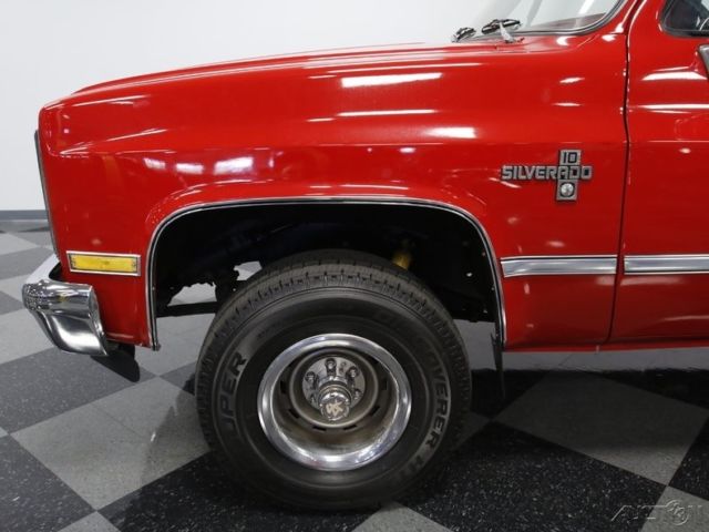 1985 Red Chevrolet C10