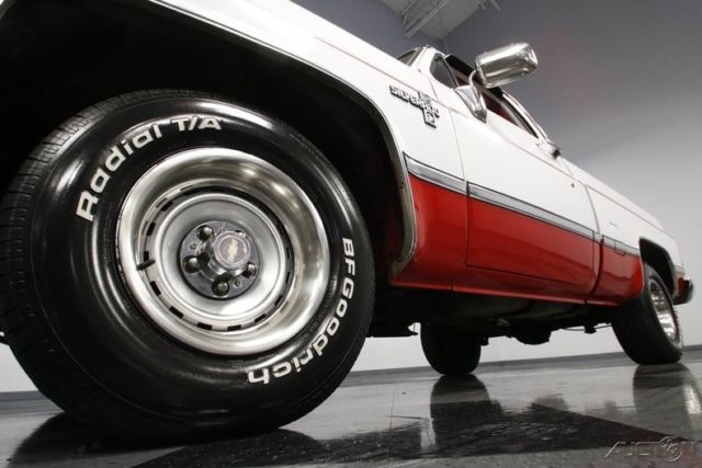 1985 Red Chevrolet C10