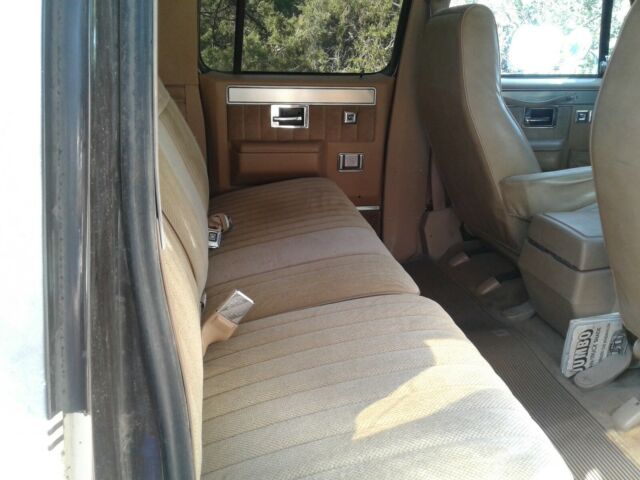 1985 Tan and Brown GMC Suburban SUV