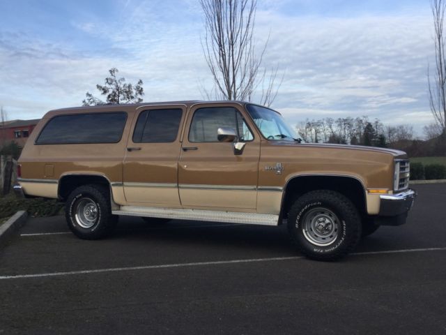 1985 Gold Chevrolet Suburban SUV