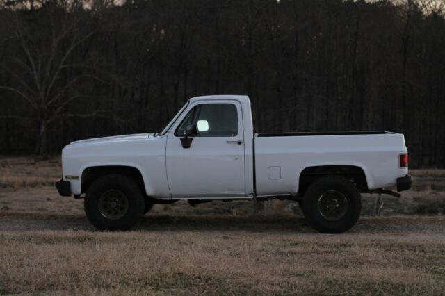 1985 White Chevrolet C/K Pickup 1500 SWB