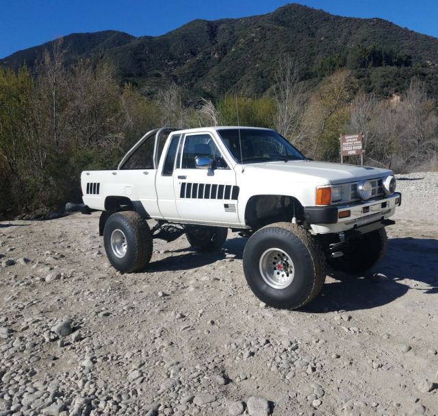 1985 PEARL WHITE Toyota Other Extended Cab Pickup