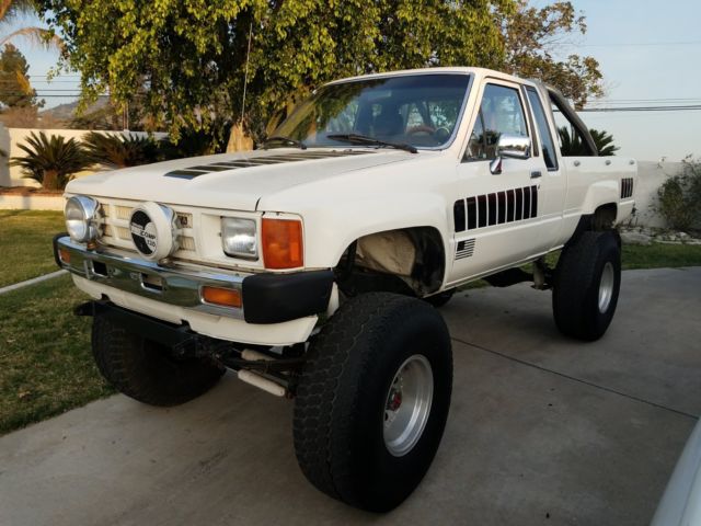 1985 PEARL WHITE Toyota Other Extended Cab Pickup