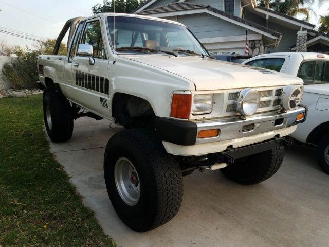 1985 PEARL WHITE Toyota Other Extended Cab Pickup