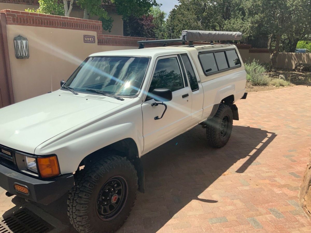 1985 White Ford F-150 Extended Cab Pickup