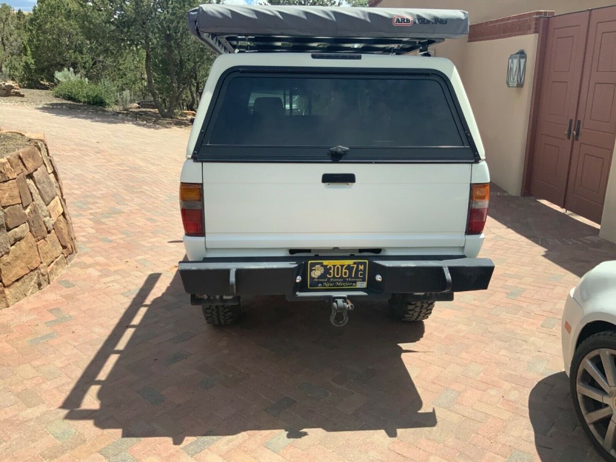 1985 White Ford F-150 Extended Cab Pickup