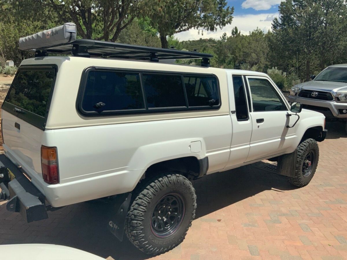 1985 White Ford F-150 Extended Cab Pickup