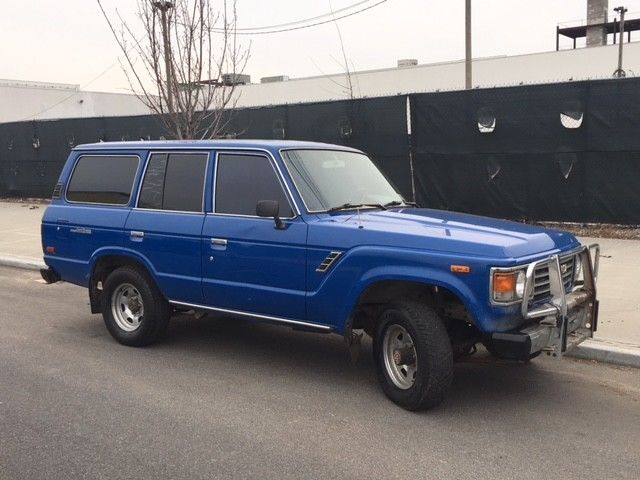 1985 blue Toyota Land Cruiser Truck, Jeep, SUV