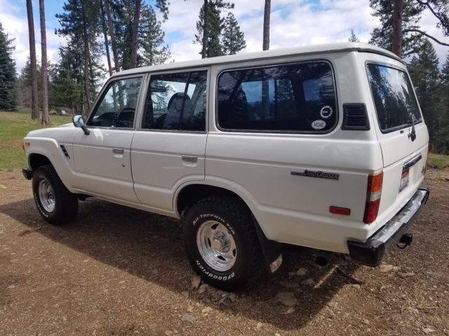 1985 White Toyota Land Cruiser SUV