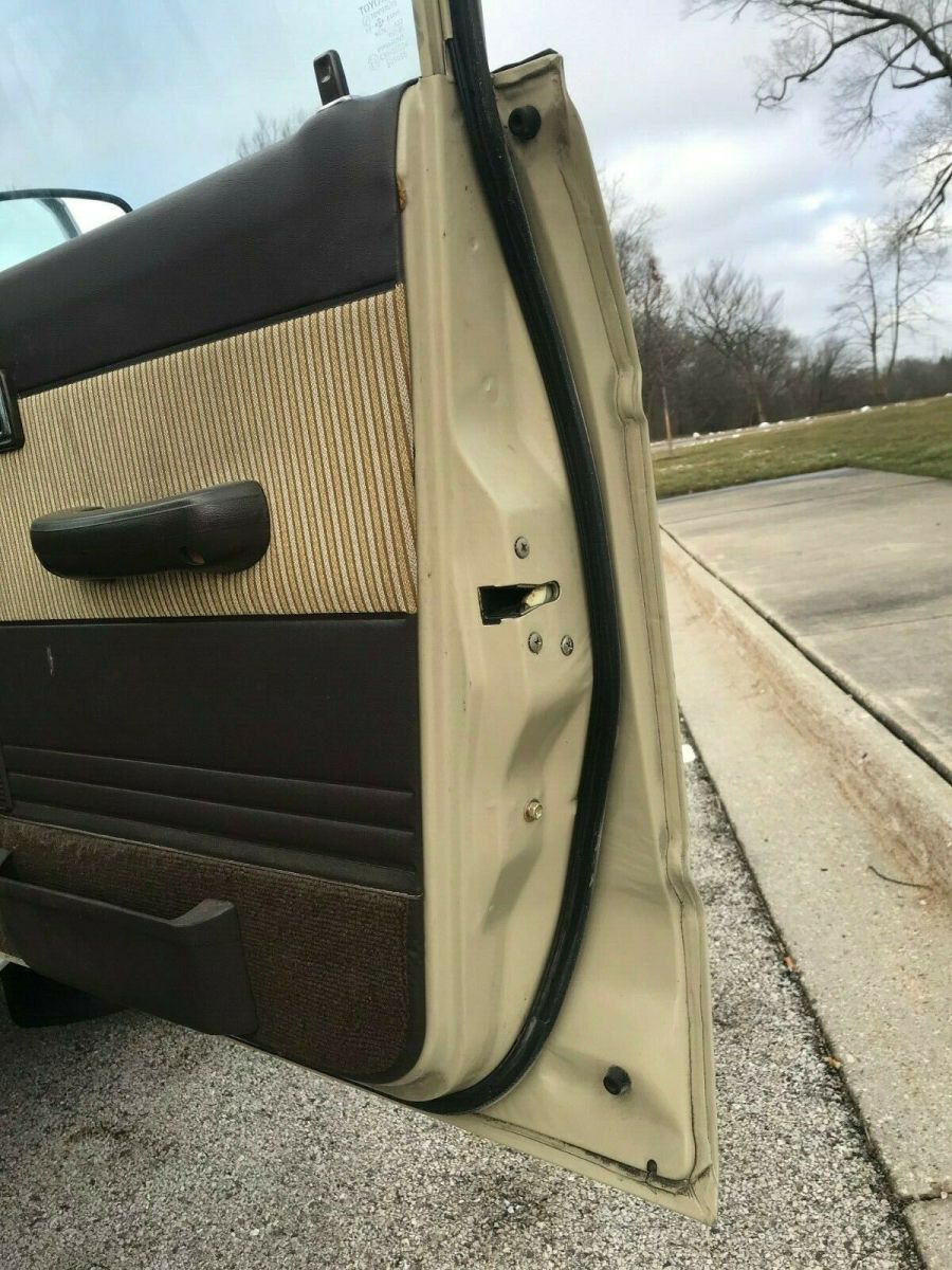 1985 Yellow Toyota Land Cruiser SUV