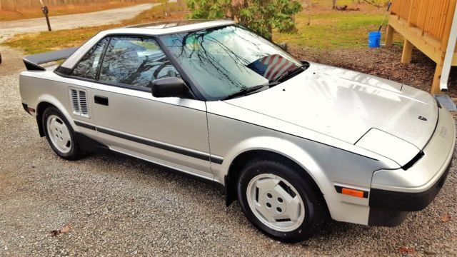 1985 Silver Toyota MR2 Coupe