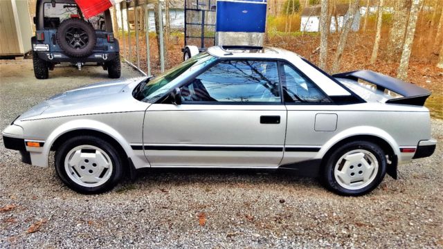 1985 Silver Toyota MR2 Coupe