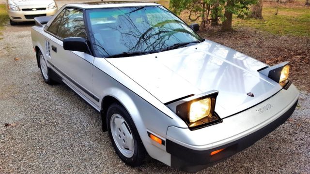 1985 Silver Toyota MR2 Coupe
