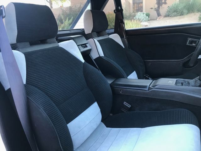 1985 White Toyota MR2 Coupe