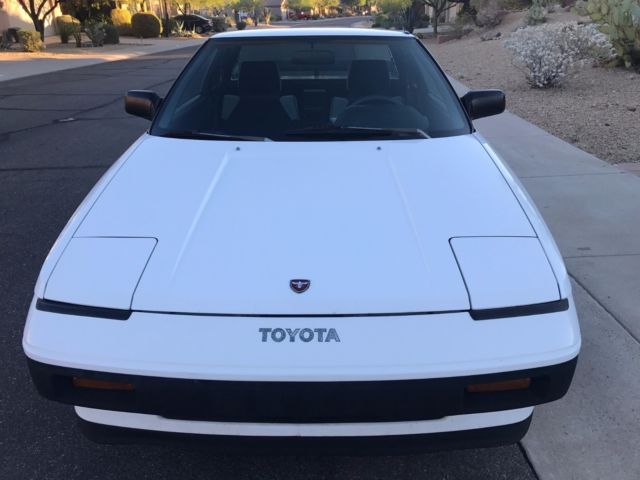 1985 White Toyota MR2 Coupe