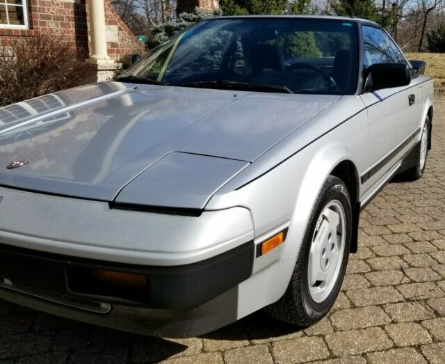 1985 Silver Toyota MR2 Coupe