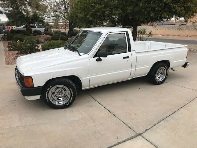 1985 White Toyota Pickup Standard Cab Pickup