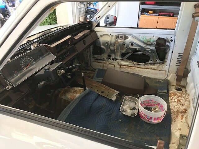 1985 White Toyota Pickup Standard Cab Pickup