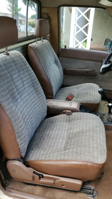 1985 Tan Toyota Pickup