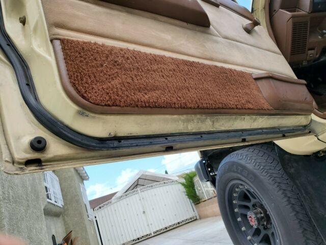 1985 Tan Toyota Pickup