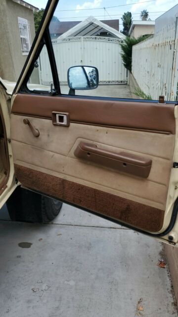 1985 Tan Toyota Pickup