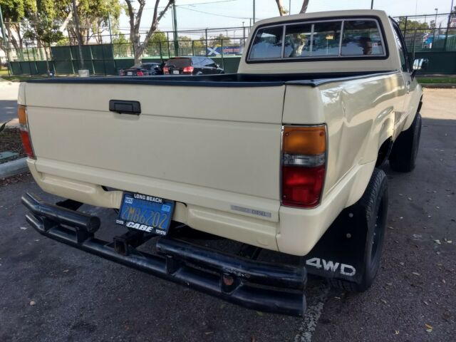 1985 Tan Toyota Pickup