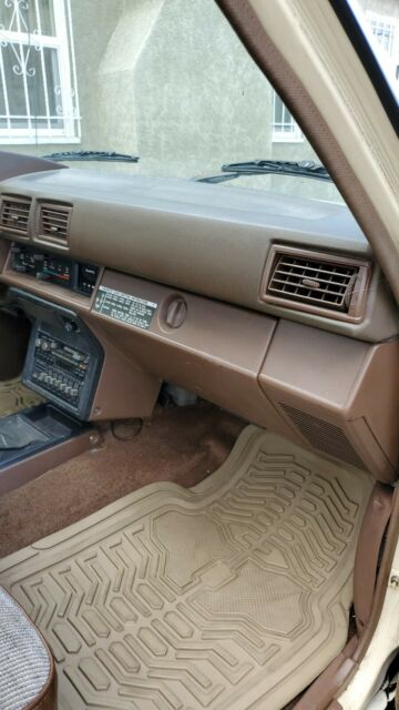 1985 Tan Toyota Pickup