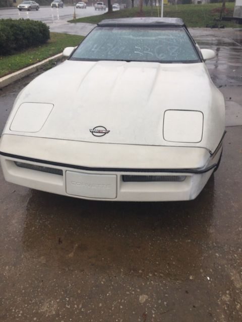 1985 White Chevrolet Corvette Convertible
