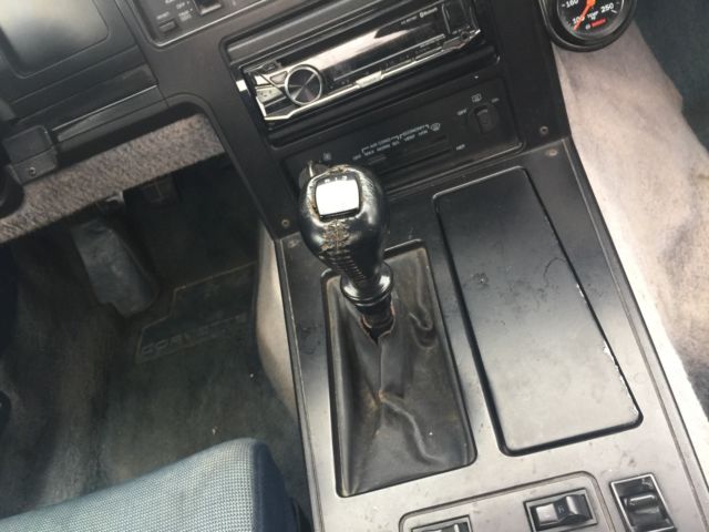 1985 White Chevrolet Corvette Convertible