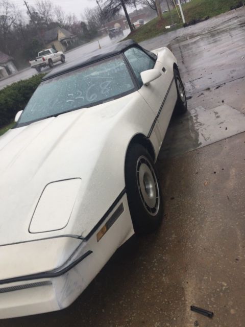 1985 White Chevrolet Corvette Convertible